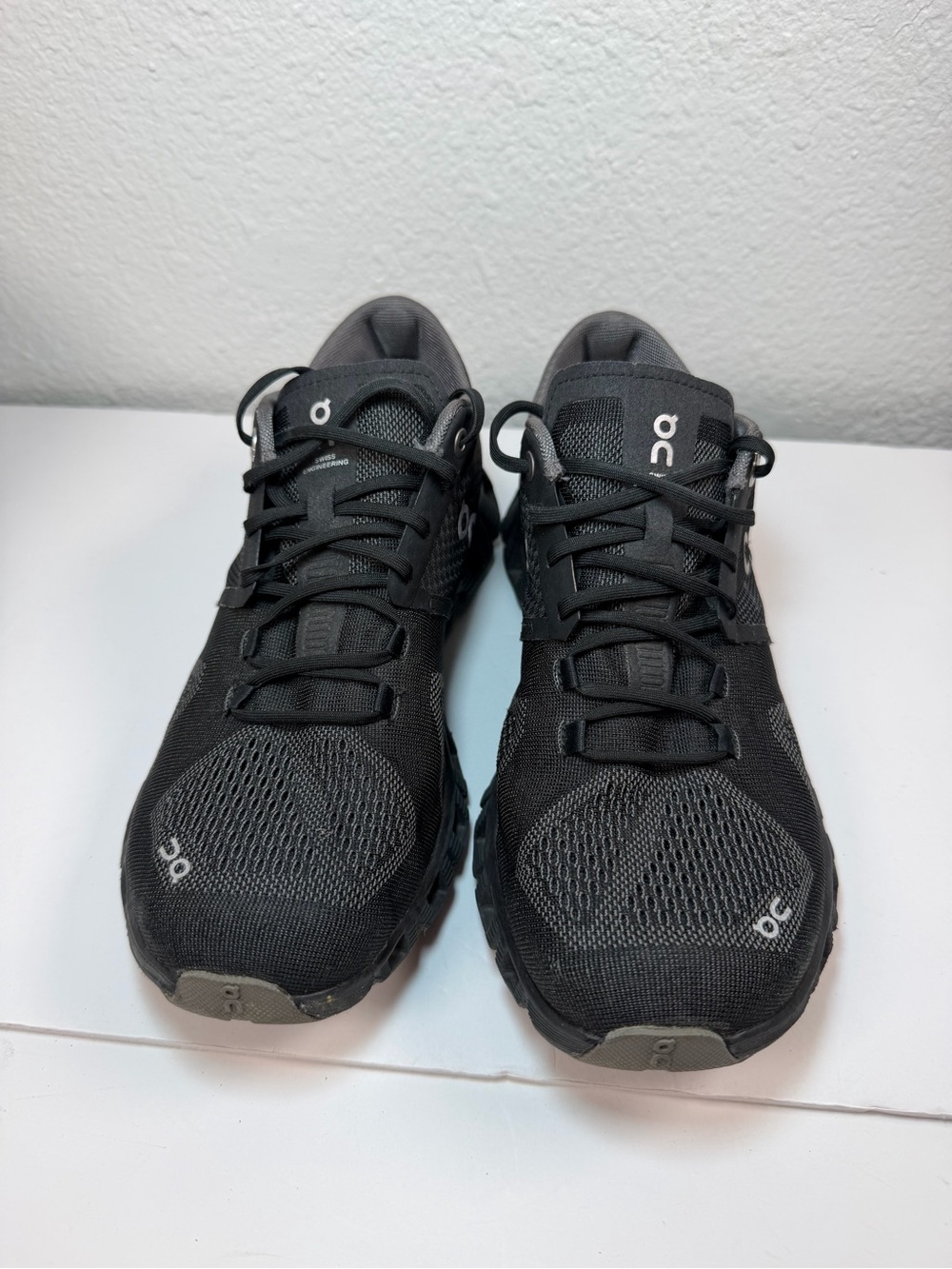 On Running Cloud Women 7.5 Black Athletic Running Shoes Swiss Engineering - Picture 3 of 11